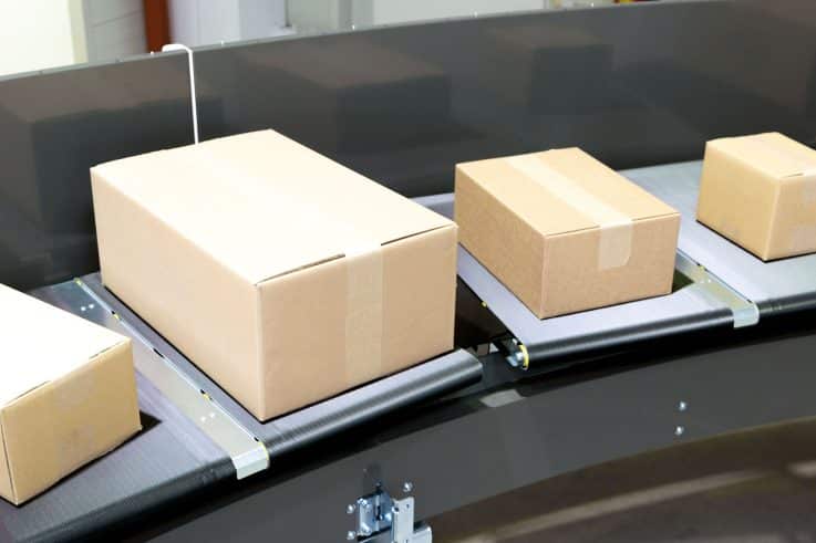 crossbelt_img_9656_rgb_edit2_klein-737x491 cartons on a cross belt sorter