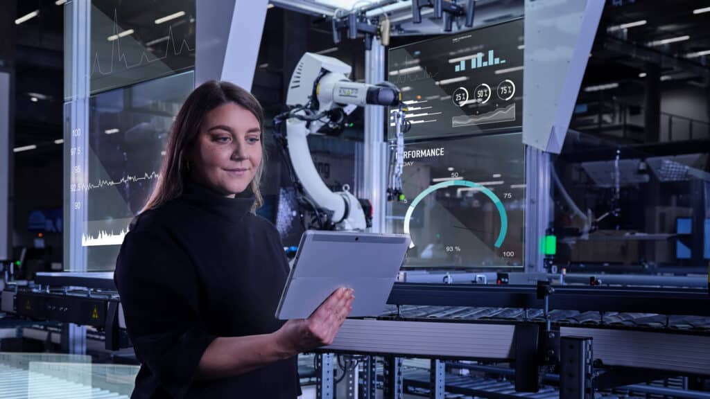 knapp-key-visual-software-10-rgb_medium_klein-1024x576 woman with tablet next to a picking robot