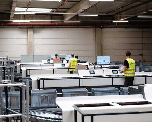 warehouse-automated-picking-stations-asics